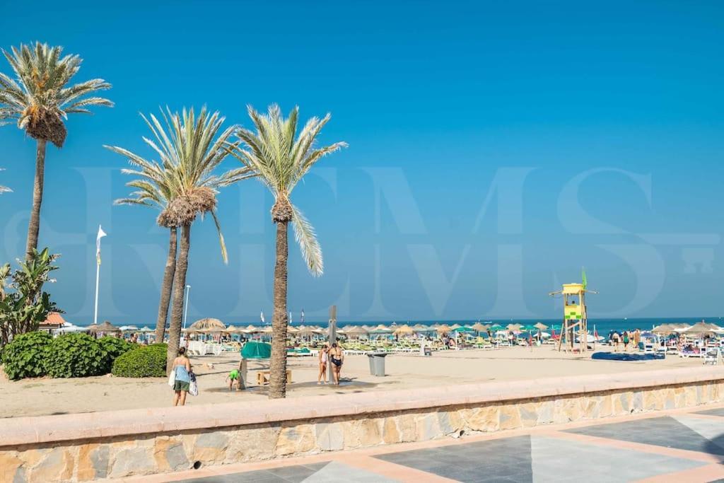 Exclusive Poolside With Cine & Bbq By Rems Benalmádena