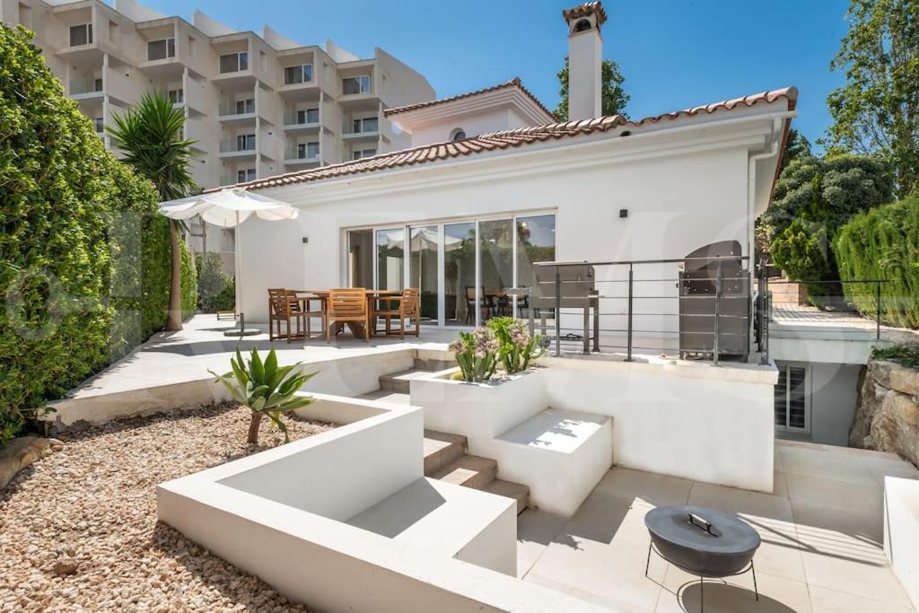 Exclusive Poolside With Cine & Bbq By Rems Benalmádena